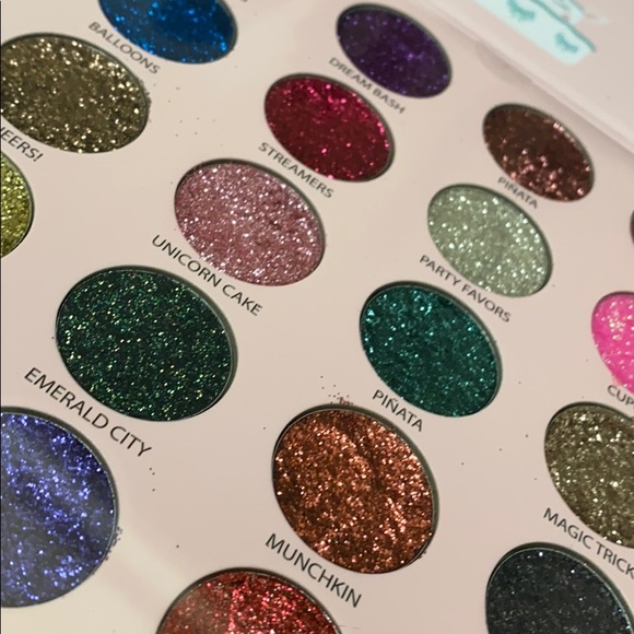 Eye glitter palette! - Picture 3 of 3